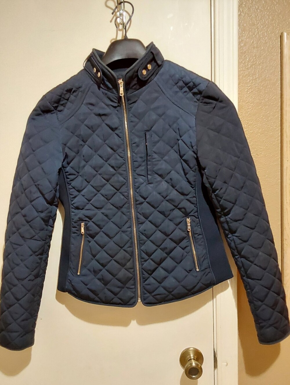 🌺 Like New ZARA Black Quilted Zip-Front Women's Jacket